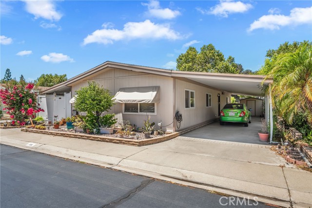Detail Gallery Image 2 of 22 For 1325 Medallion St, Redlands,  CA 92374 - 2 Beds | 2 Baths
