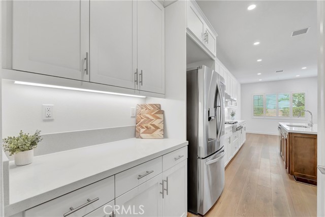 Detail Gallery Image 12 of 62 For 14432 Windfall Ln, Huntington Beach,  CA 92647 - 3 Beds | 2/1 Baths