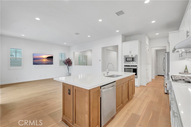 Detail Gallery Image 10 of 62 For 14432 Windfall Ln, Huntington Beach,  CA 92647 - 3 Beds | 2/1 Baths