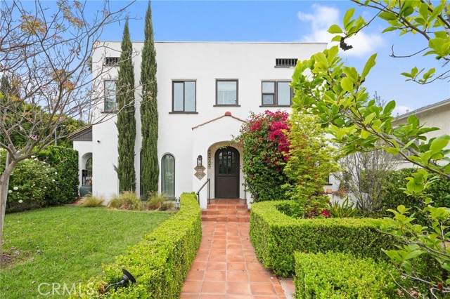 1860 Winona Boulevard, Los Angeles CA: https://media.crmls.org/medias/22b2a23e-c397-4a38-89c4-dcc06d8d2a72.jpg