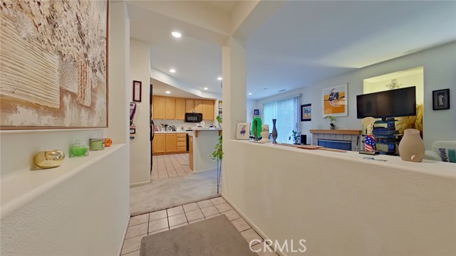 Detail Gallery Image 14 of 46 For 27903 Baneberry #10,  Valencia,  CA 91354 - 3 Beds | 3 Baths