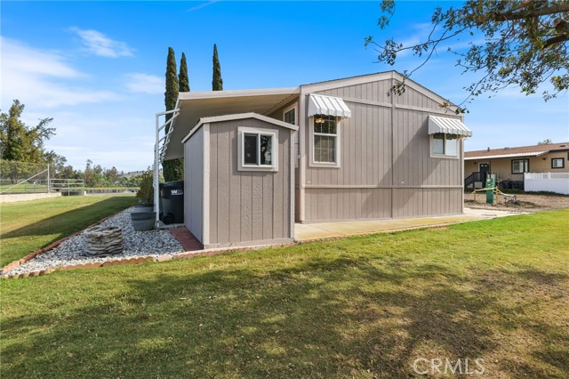 15111 Pipeline Avenue, Chino Hills CA: https://media.crmls.org/medias/22b3270d-865c-44ce-b3d2-ad34df8d6527.jpg