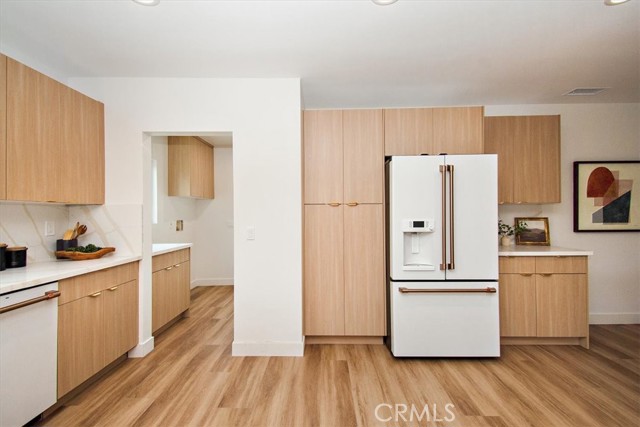 8021 West Boulevard, Inglewood CA: https://media.crmls.org/medias/22b35e08-9b8b-4746-8fe4-555144bfb5b4.jpg