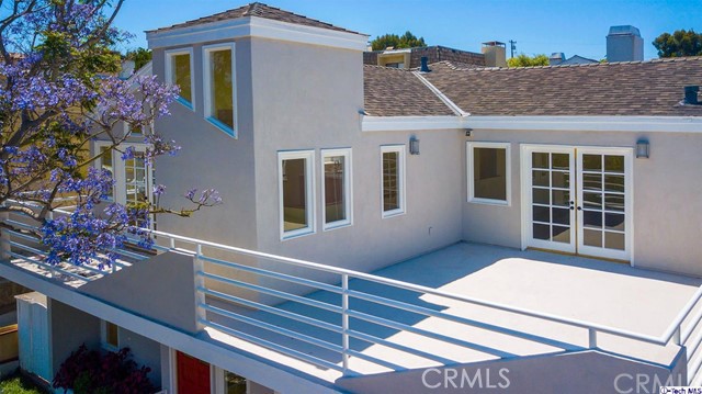 1136 11th Street, Manhattan Beach, California 90266, 4 Bedrooms Bedrooms, ,2 BathroomsBathrooms,Residential,Sold,11th,320001910