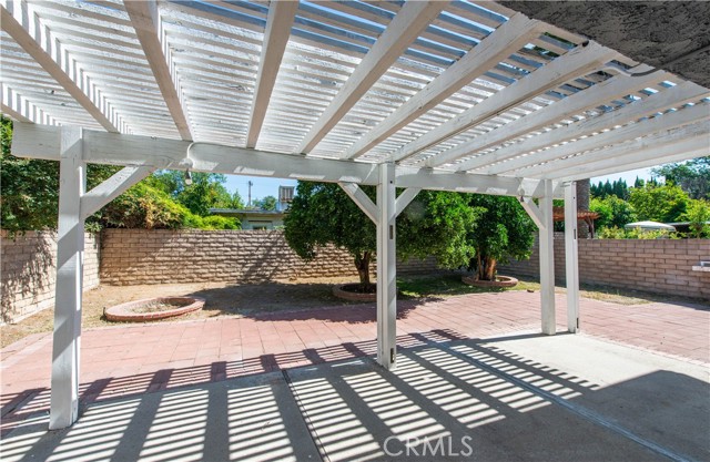 20227 Elkwood Street, Winnetka CA: https://media.crmls.org/medias/22b3d393-7203-4cc1-be17-e6d36a7f6b71.jpg