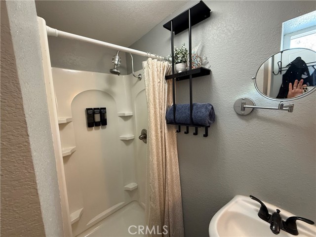 1233 Bonita Way, El Cajon CA: https://media.crmls.org/medias/22b4487d-8d0d-4f21-8e98-8c9f46140ed9.jpg