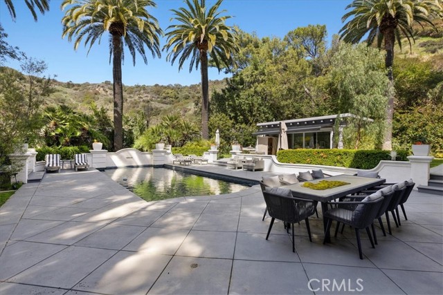 Detail Gallery Image 15 of 61 For 1756 Clear View Dr, Beverly Hills,  CA 90210 - 6 Beds | 6/1 Baths
