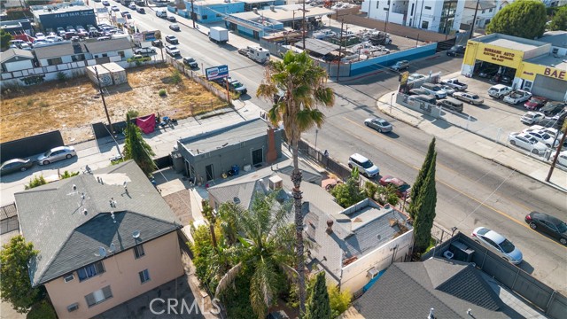 11170 Burbank Boulevard, North Hollywood CA: https://media.crmls.org/medias/22b6914b-f0f2-4411-8e0f-2f55a00545a4.jpg