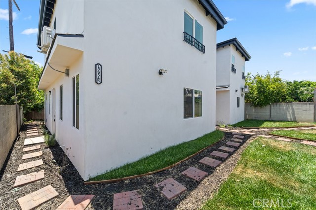 18656 Runnymede Street, Reseda CA: https://media.crmls.org/medias/22b6a3e5-7cd0-404d-a5c5-5165593e64fc.jpg