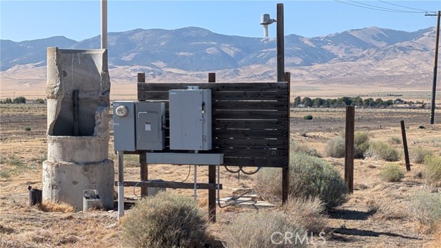 275 W Avenue B, Lancaster CA: https://media.crmls.org/medias/22b6adec-1d8a-4c36-bf03-0ed474dd76bf.jpg