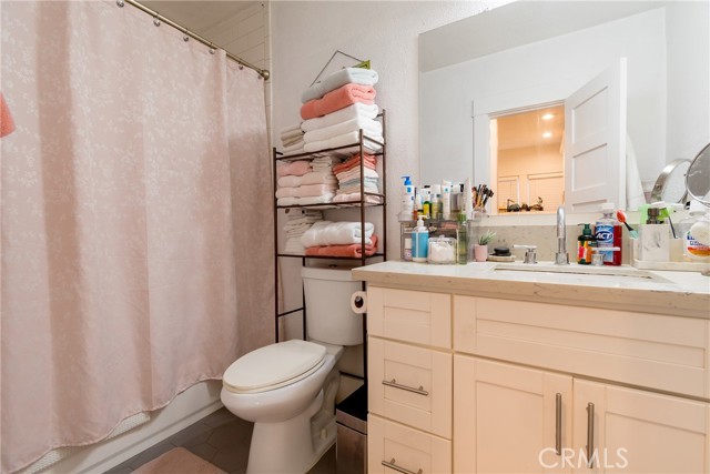 1517 E 1st Street, Long Beach CA: https://media.crmls.org/medias/22b78f13-7b86-4674-8cf8-54c112d47204.jpg