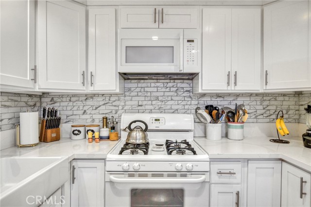 Detail Gallery Image 11 of 33 For 15155 Sherman Way #14,  Van Nuys,  CA 91405 - 1 Beds | 1 Baths