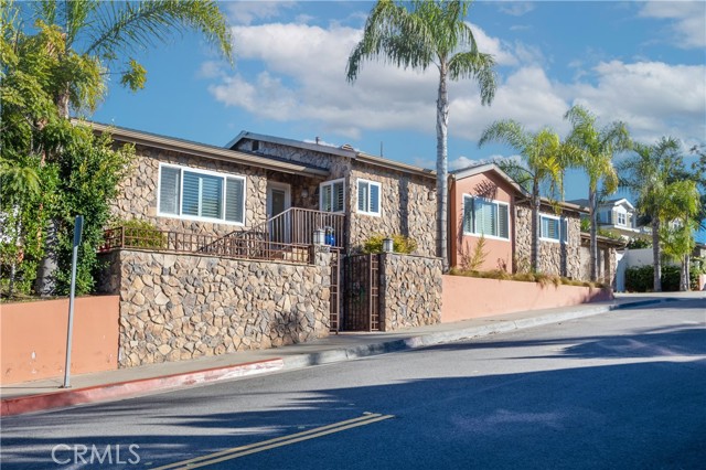 3616 Elm Avenue, Manhattan Beach, California 90266, 3 Bedrooms Bedrooms, ,2 BathroomsBathrooms,Residential,Sold,Elm,SB22239127