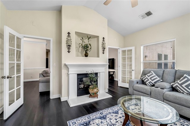 Detail Gallery Image 21 of 41 For 4729 W Cornell, Fresno,  CA 93722 - 4 Beds | 3 Baths