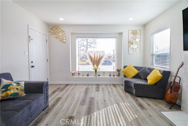 Detail Gallery Image 7 of 46 For 7323 Camellia Ave, North Hollywood,  CA 91605 - – Beds | – Baths