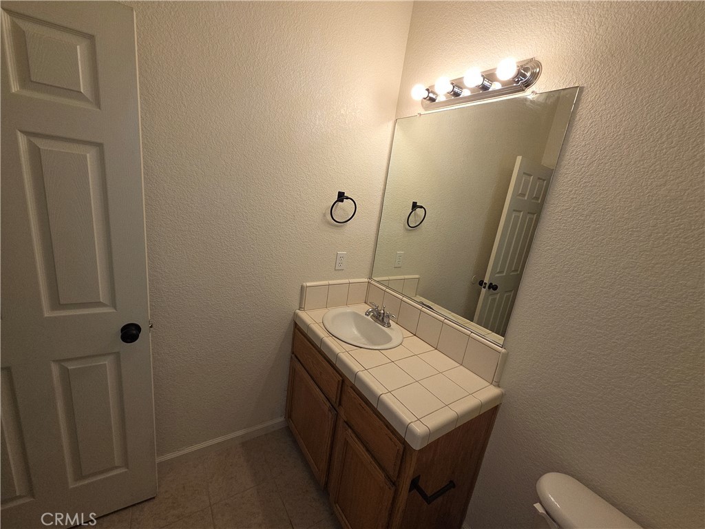 https://media.crmls.org/medias/22bb4844-ba95-48ae-bfde-07b11fa01ad4.jpg?preset=X-Large