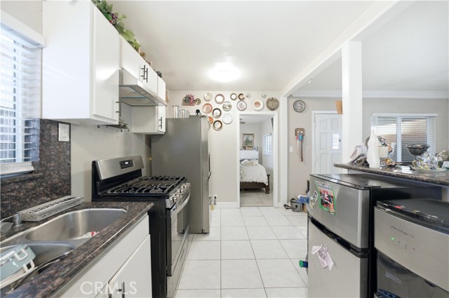 Detail Gallery Image 12 of 41 For 12118 Barnwall, Norwalk,  CA 90650 - 4 Beds | 2 Baths