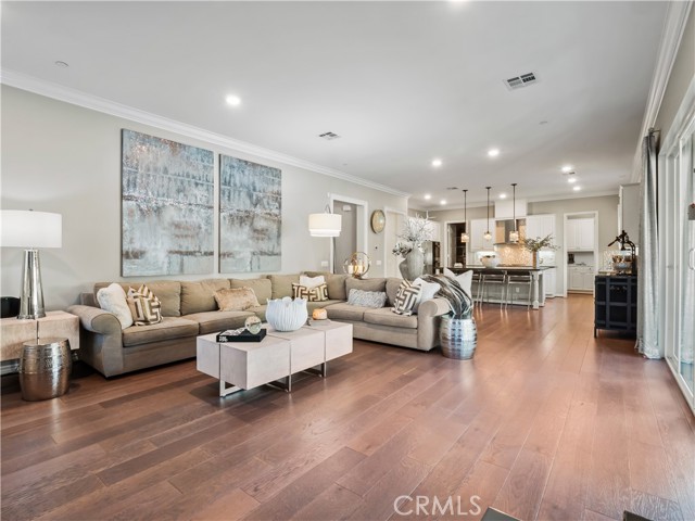Detail Gallery Image 28 of 65 For 22385 Midtown Ct, Saugus,  CA 91350 - 5 Beds | 4/1 Baths