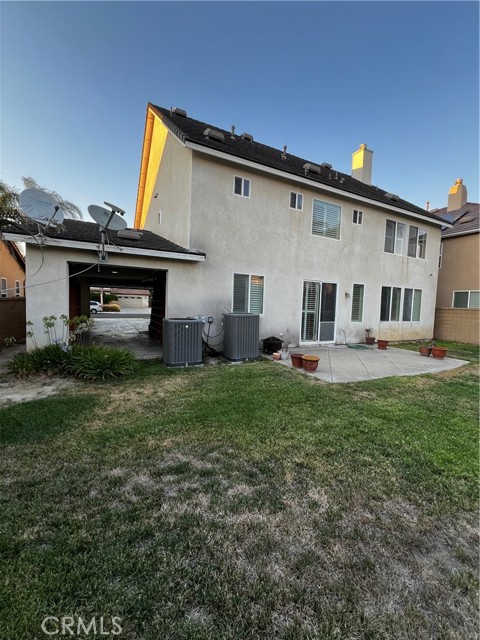 7090 Cottage Grove Drive, Eastvale CA: https://media.crmls.org/medias/22bd099c-ac5d-4bc7-9c9b-dec096b395cd.jpg