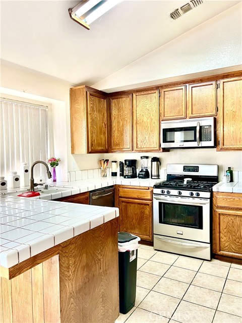 9221 Coulter Court, Bakersfield, CA, 93311 9221 Coulter Court, Bakersfield, CA, 93311