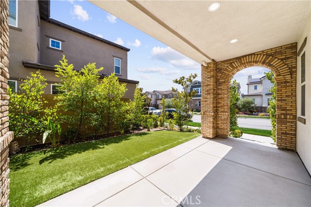 106 Trowel, Irvine CA: https://media.crmls.org/medias/22bd8cbd-2723-41c6-bab6-a80a5ee74dad.jpg