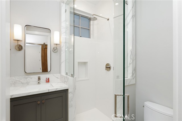 Detail Gallery Image 30 of 42 For 708 Heliotrope, Corona Del Mar,  CA 92625 - 3 Beds | 3 Baths