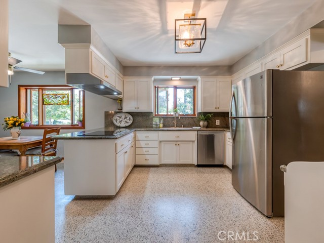 10335 Sylvia Avenue, Porter Ranch CA: https://media.crmls.org/medias/22be1040-e1de-4ac9-95ca-0b1a1c81c2f6.jpg