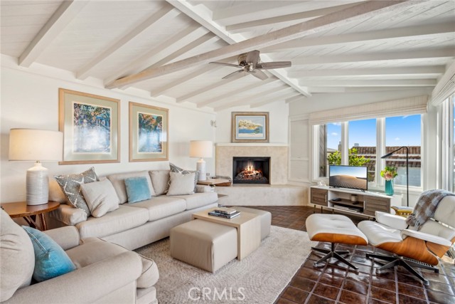 2616 Cove Street, Corona del Mar CA: https://media.crmls.org/medias/22be4be7-adb6-4ea6-8ef9-50d19c927e83.jpg