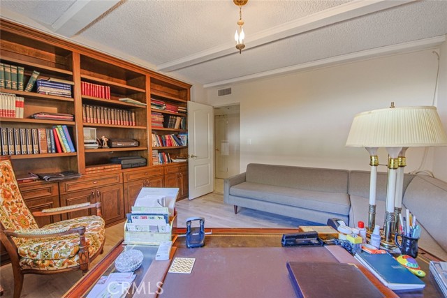 Detail Gallery Image 22 of 75 For 1801 Greenbriar Rd, Glendale,  CA 91207 - 3 Beds | 3 Baths