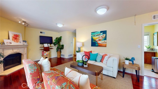 8162 Van Noord Avenue, North Hollywood CA: https://media.crmls.org/medias/22be8ff4-64a3-42b2-8af6-96b99412df22.jpg