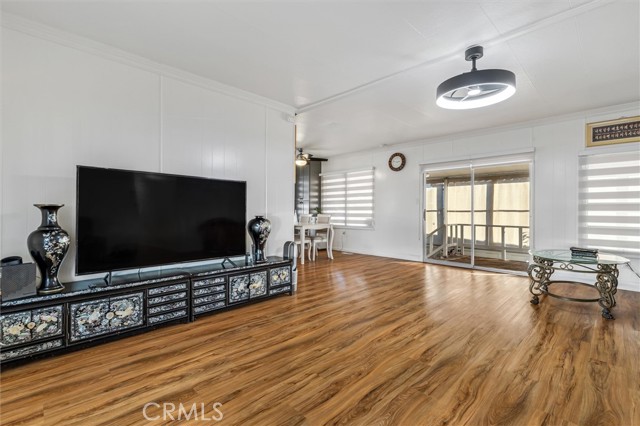 Detail Gallery Image 6 of 33 For 235 S Beach #108,  Anaheim,  CA 92804 - 2 Beds | 2 Baths