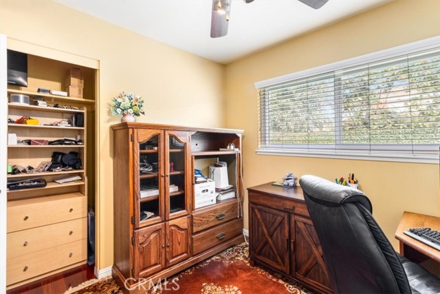 Detail Gallery Image 17 of 47 For 2909 S Rita Way, Santa Ana,  CA 92704 - 6 Beds | 4 Baths