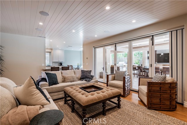 6561 Horseshoe Lane, Huntington Beach CA: https://media.crmls.org/medias/22c07c6e-48f7-4dd7-9928-34f37d03a49c.jpg