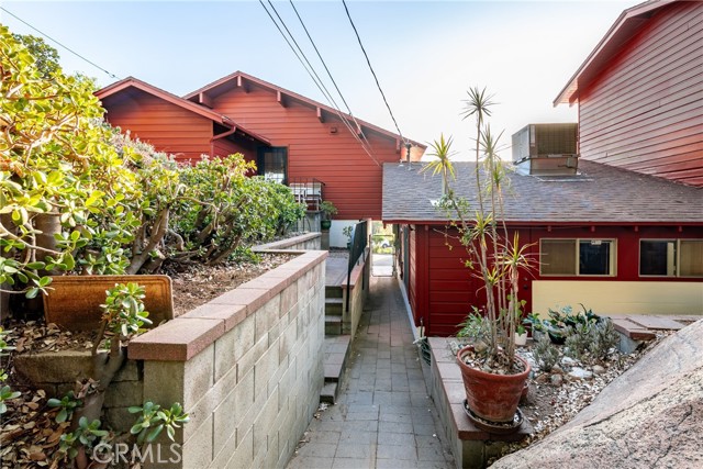 4899 Glenwood Drive, Riverside CA: https://media.crmls.org/medias/22c07f25-4ba3-4b3e-b54e-f252c14ee0a0.jpg