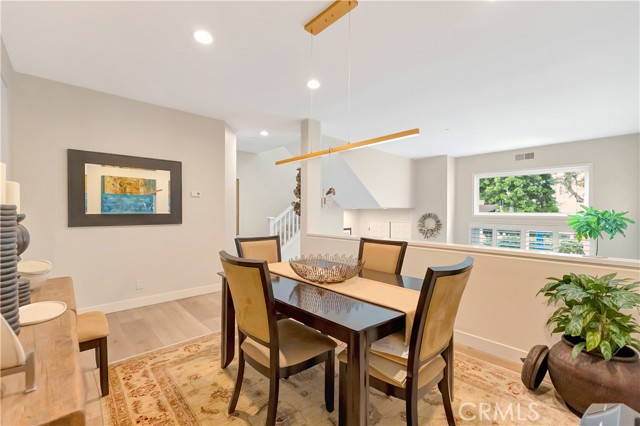 Detail Gallery Image 9 of 59 For 6251 Surfpoint Cir, Huntington Beach,  CA 92648 - 2 Beds | 2/1 Baths