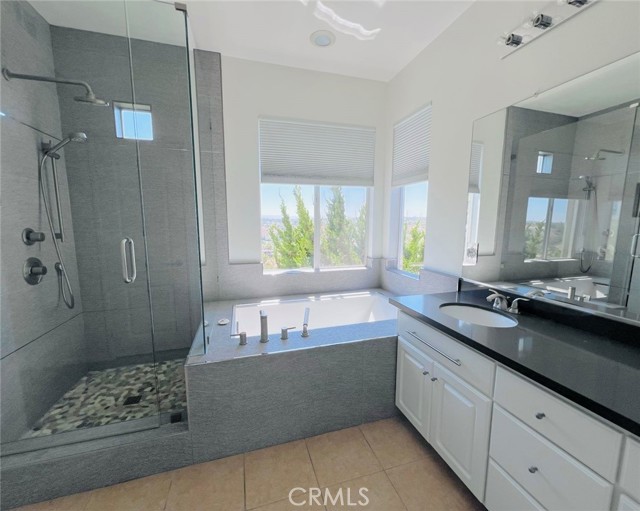 5 Gandolfo, Aliso Viejo CA: https://media.crmls.org/medias/22c2d66f-03c0-4bdd-89d2-faaa654e63cf.jpg