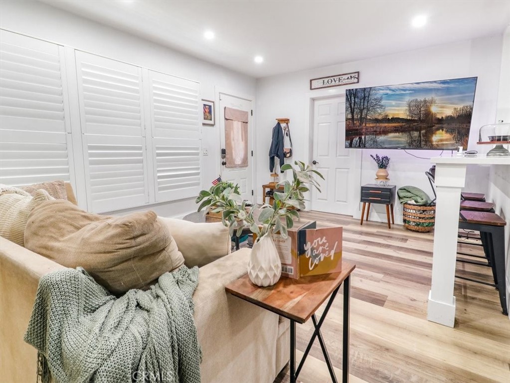 MLS #WS25181866 image #9