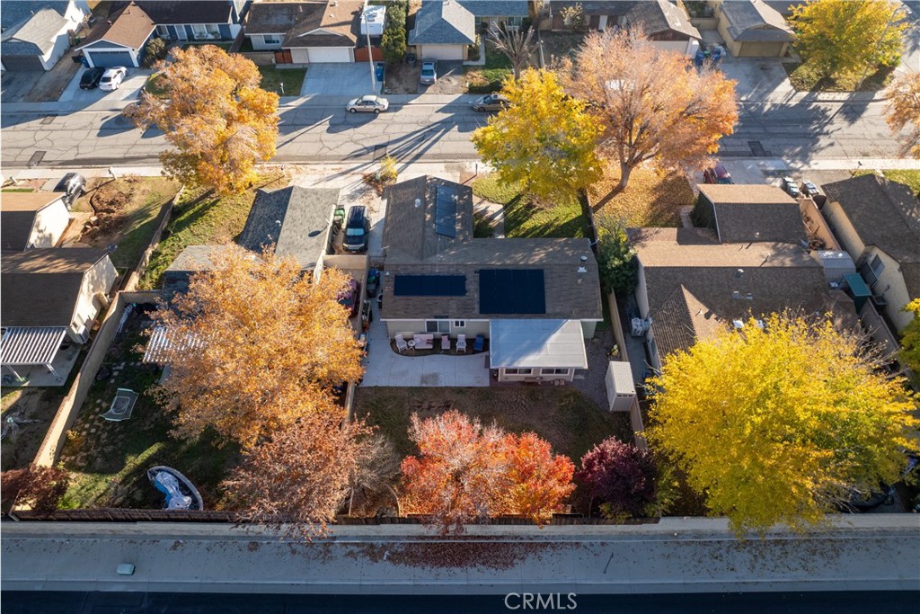 https://media.crmls.org/medias/22c402db-b254-4af7-806b-cb734038885f.jpg?preset=X-Large