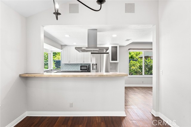 201 W Harvey Avenue, Santa Ana CA: https://media.crmls.org/medias/22c4294c-cfca-4859-aae0-74db2713075e.jpg