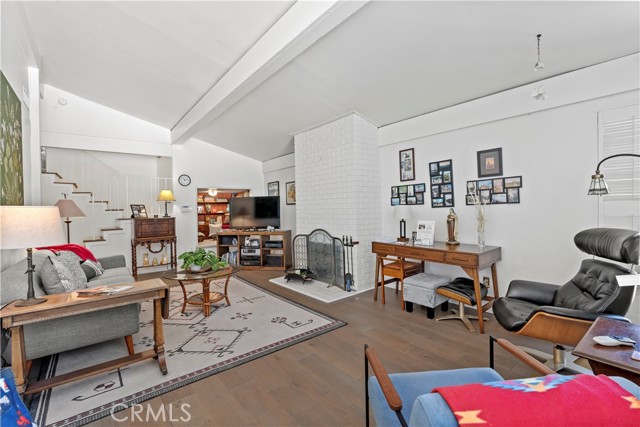 4214 Tosca Road, Woodland Hills CA: https://media.crmls.org/medias/22c58431-2b19-4745-a3d3-8348569bb3b6.jpg
