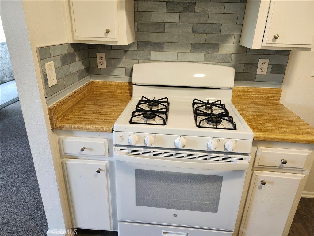 https://media.crmls.org/medias/22c5bda4-6591-43d9-aede-301c0a5e9da1.jpg?preset=X-Large