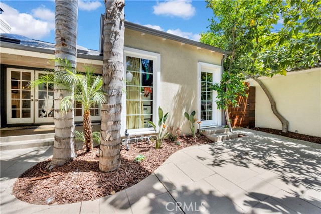 Detail Gallery Image 11 of 43 For 3374 Floyd, Los Angeles,  CA 90068 - 3 Beds | 2 Baths