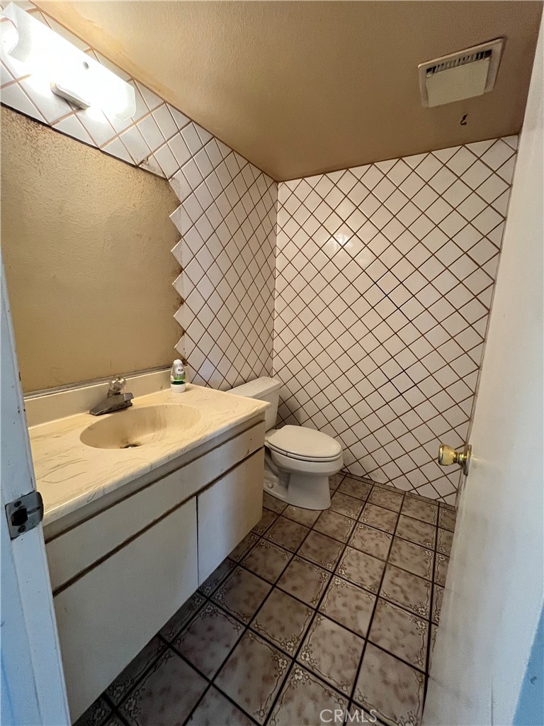 https://media.crmls.org/medias/22c76405-1538-4d30-964d-617c0e61c585.jpg?preset=X-Large