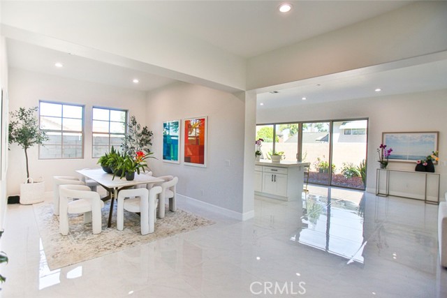 Detail Gallery Image 11 of 63 For 17413 Siena, Fountain Valley,  CA 92708 - 4 Beds | 4 Baths