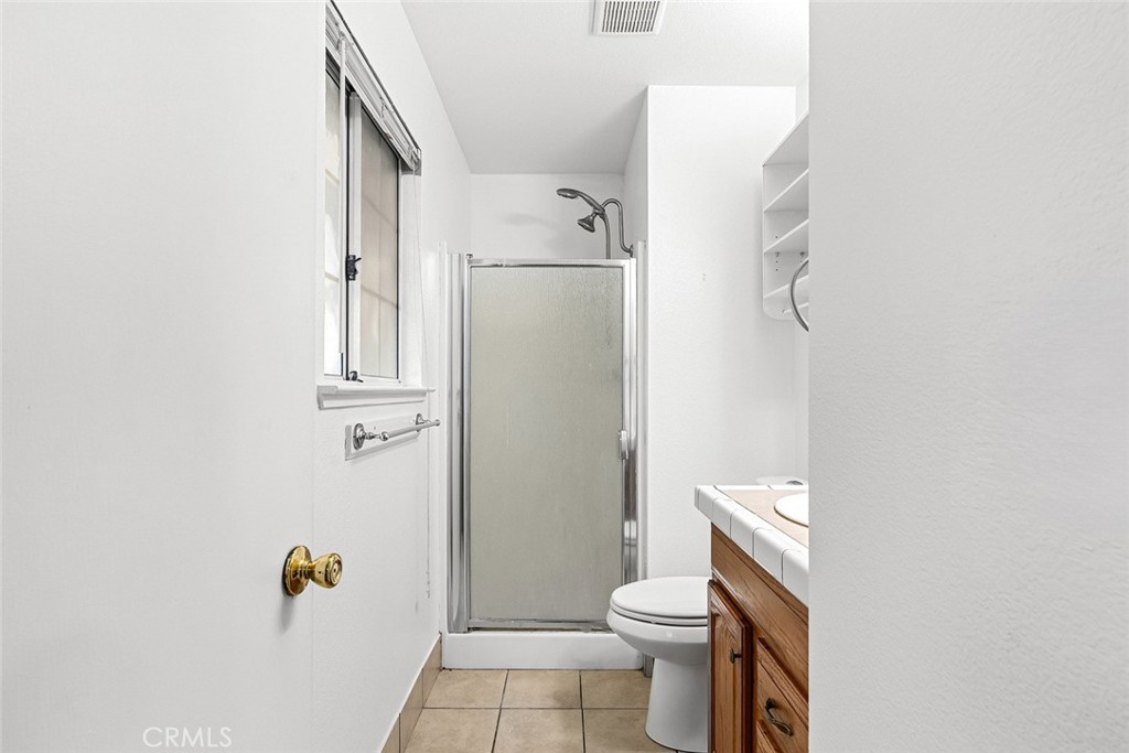 https://media.crmls.org/medias/22c8585e-2ff0-45a2-98ac-d52430b26000.jpg?preset=X-Large