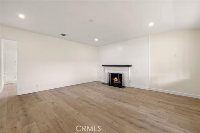 Detail Gallery Image 5 of 38 For 7643 Westland Ave, North Hollywood,  CA 91605 - 4 Beds | 1 Baths