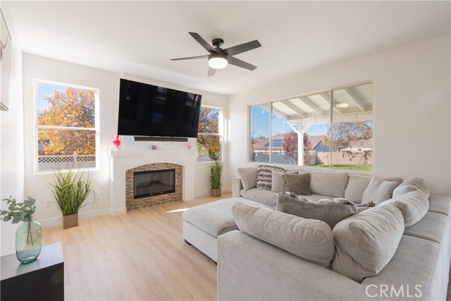 Detail Gallery Image 11 of 25 For 2104 Summit, Paso Robles,  CA 93446 - 4 Beds | 3 Baths