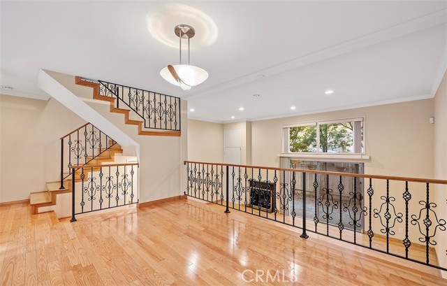 Detail Gallery Image 5 of 44 For 17937 Magnolia Bld #18,  Encino,  CA 91316 - 2 Beds | 3 Baths