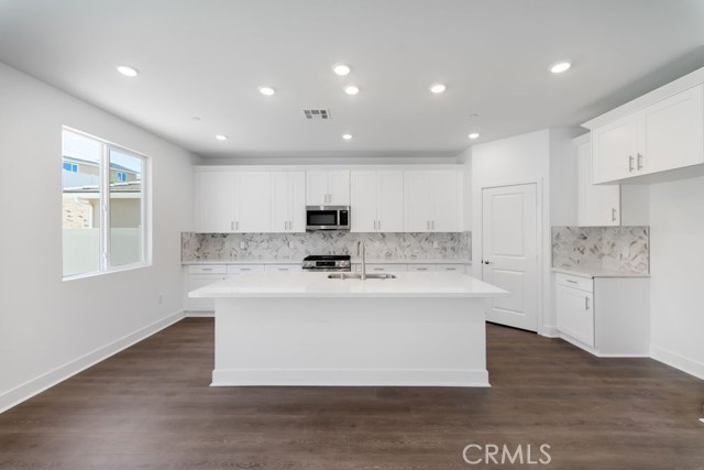 33170 Celadon Avenue, French Valley CA: https://media.crmls.org/medias/22c9e1ea-9ae2-486d-8904-23b67dfeb43a.jpg