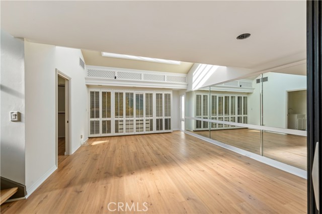 1510 W Oceanfront, Newport Beach CA: https://media.crmls.org/medias/22ca4809-e82a-4410-8163-a223109ed78b.jpg